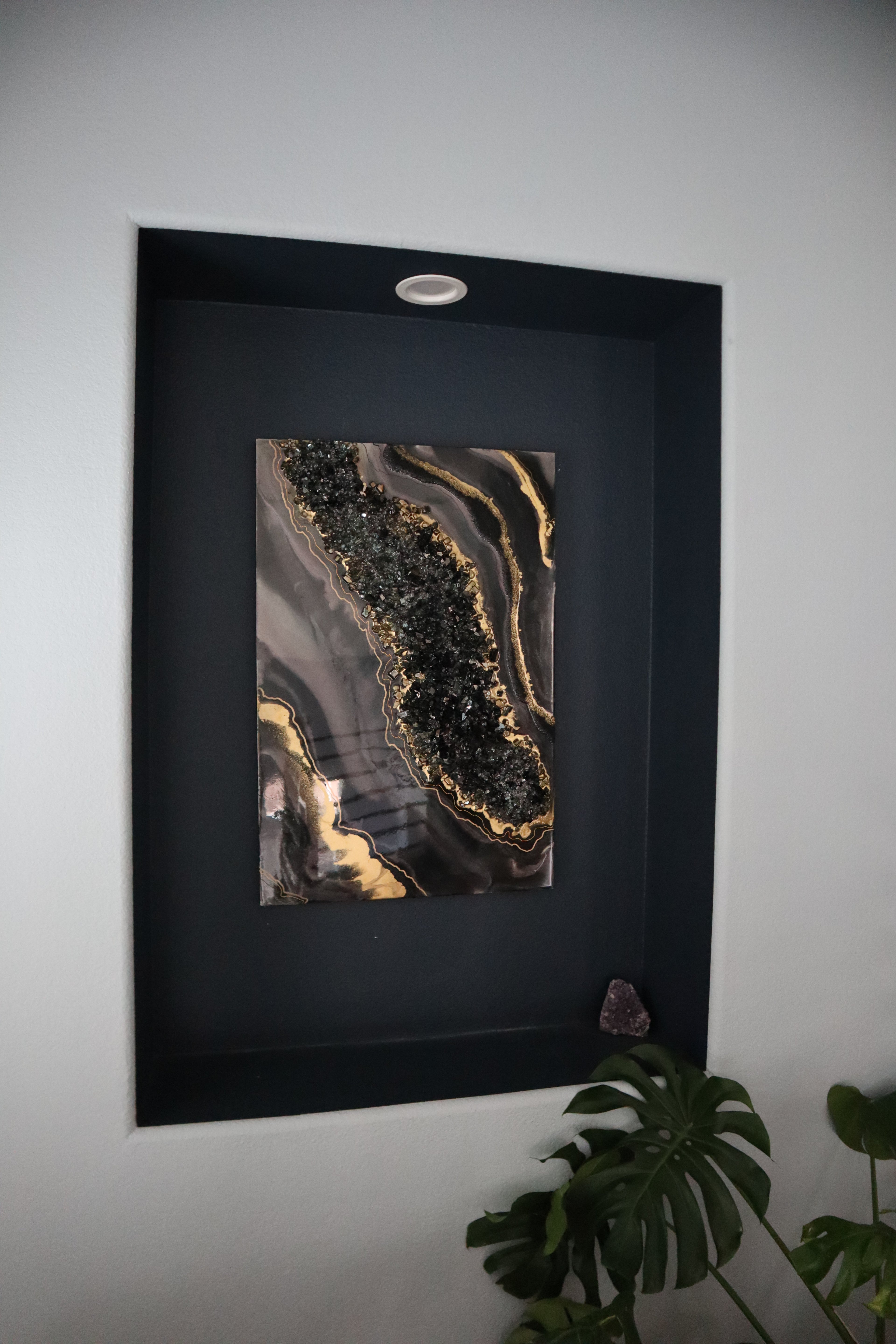 Smoky Quartz Luxe Resin Wall Art – Black Crystal & Gold Statement Panel